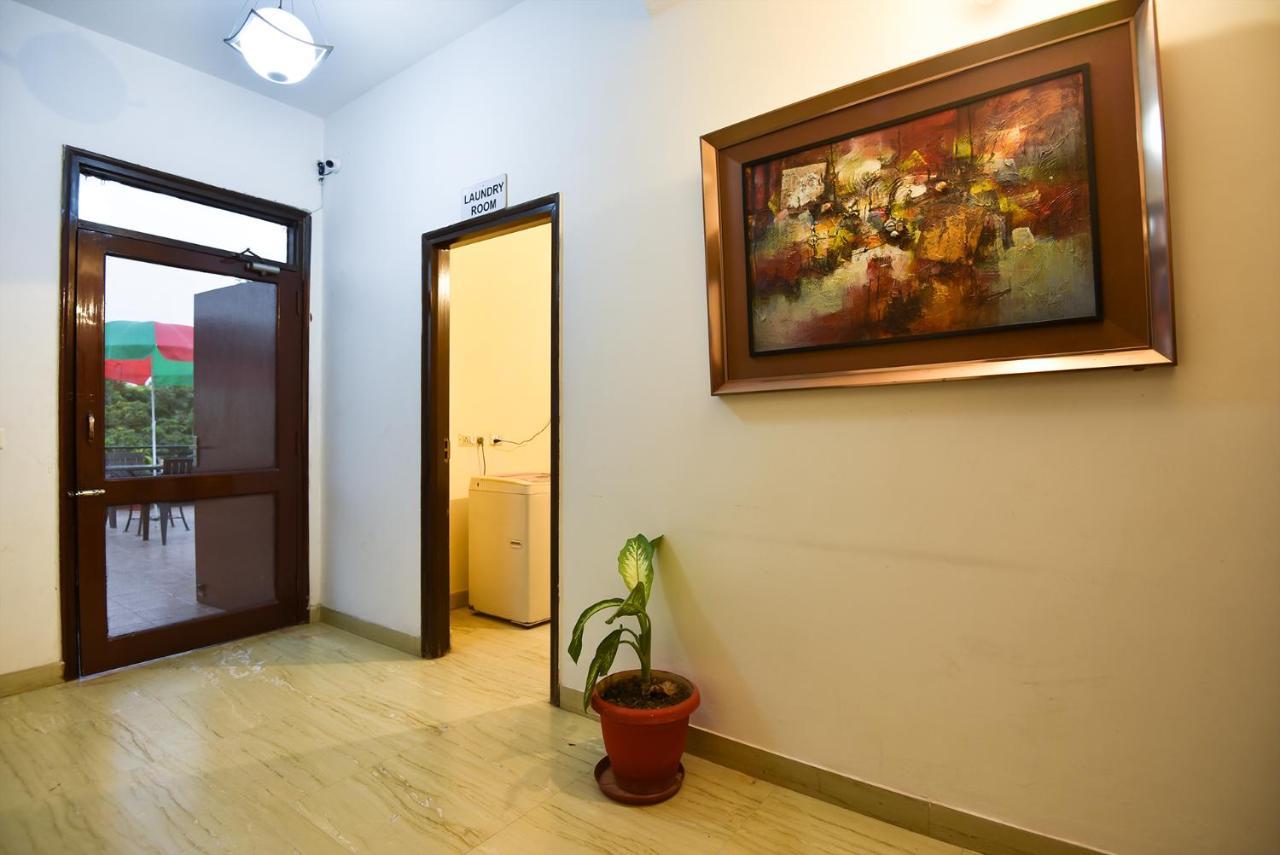 Studio Serviced Apartments Near Fortis Hospital Гургаон Екстериор снимка