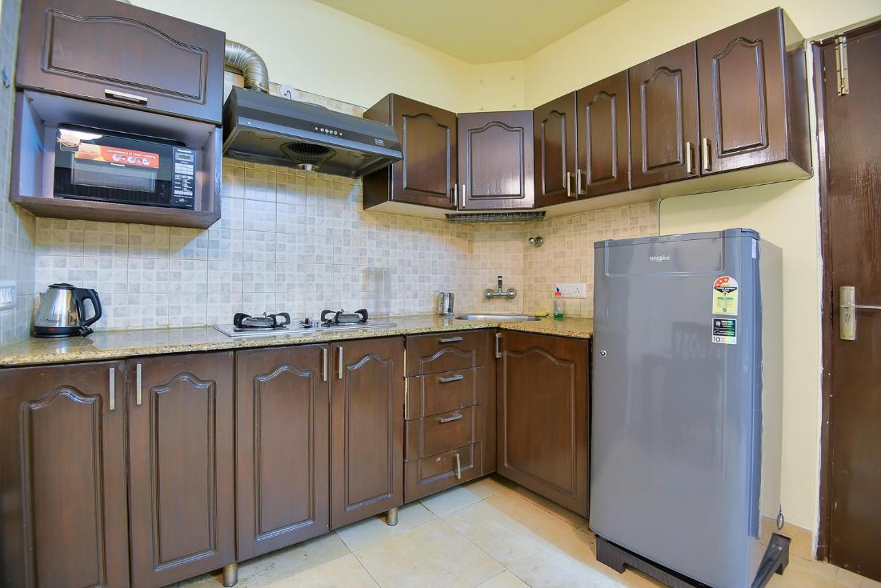 Studio Serviced Apartments Near Fortis Hospital Гургаон Екстериор снимка