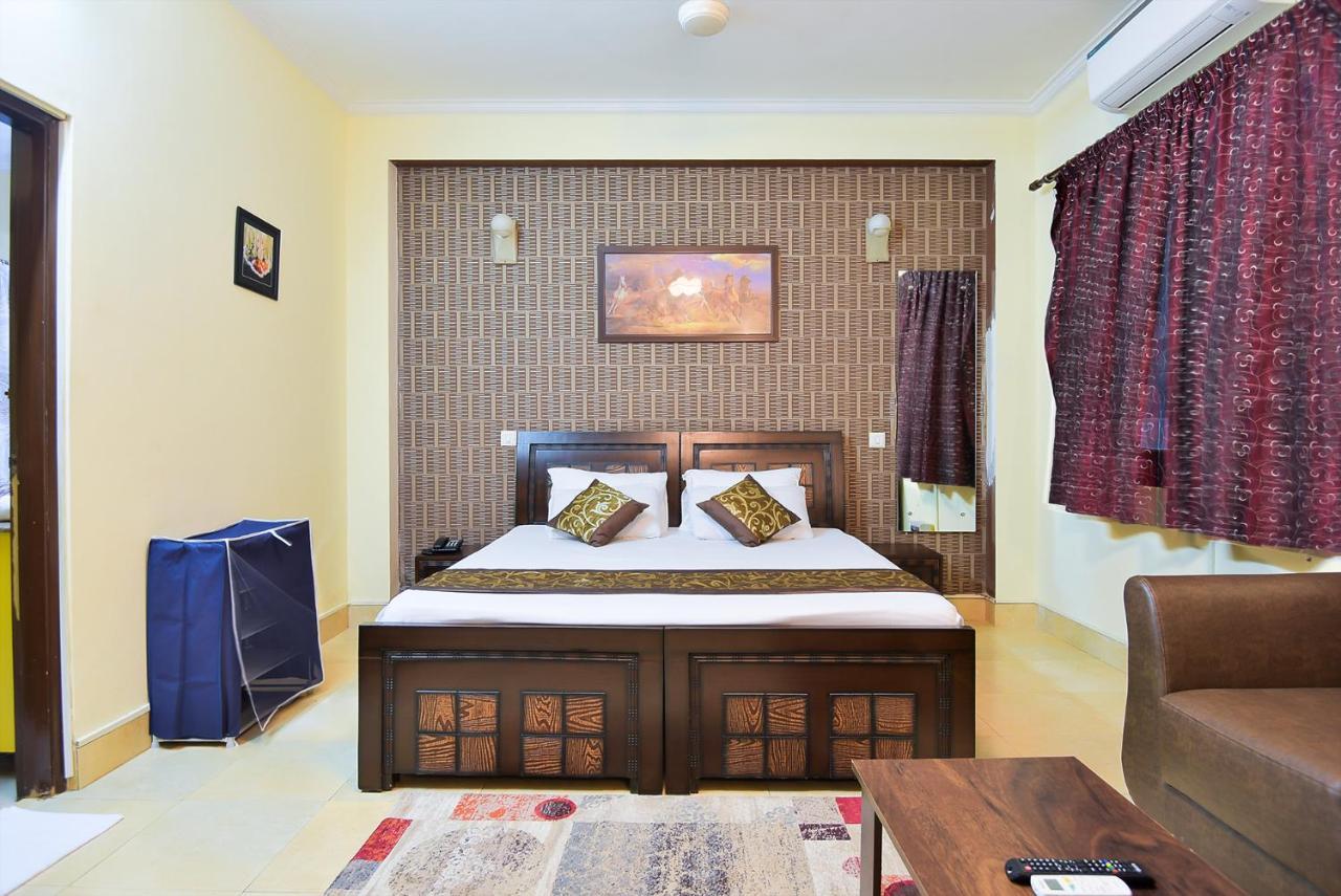 Studio Serviced Apartments Near Fortis Hospital Гургаон Екстериор снимка