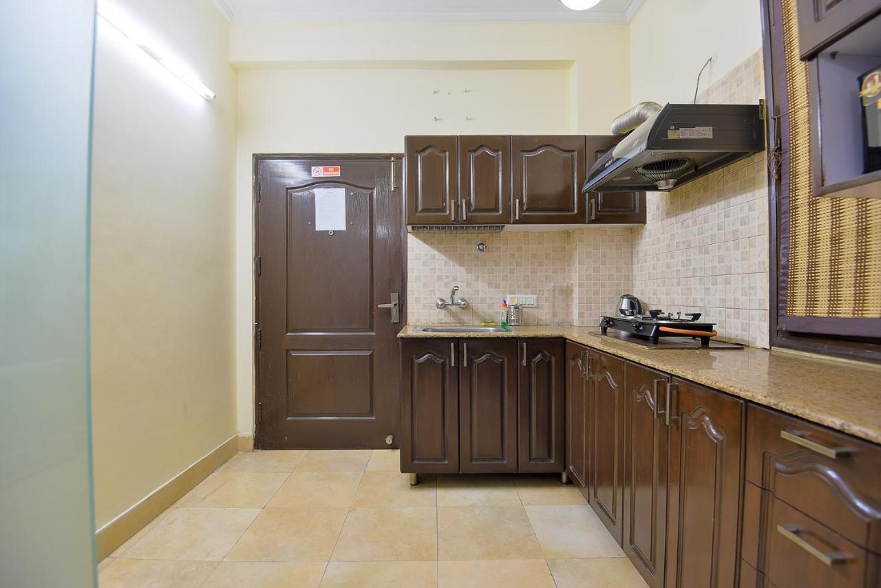 Studio Serviced Apartments Near Fortis Hospital Гургаон Екстериор снимка